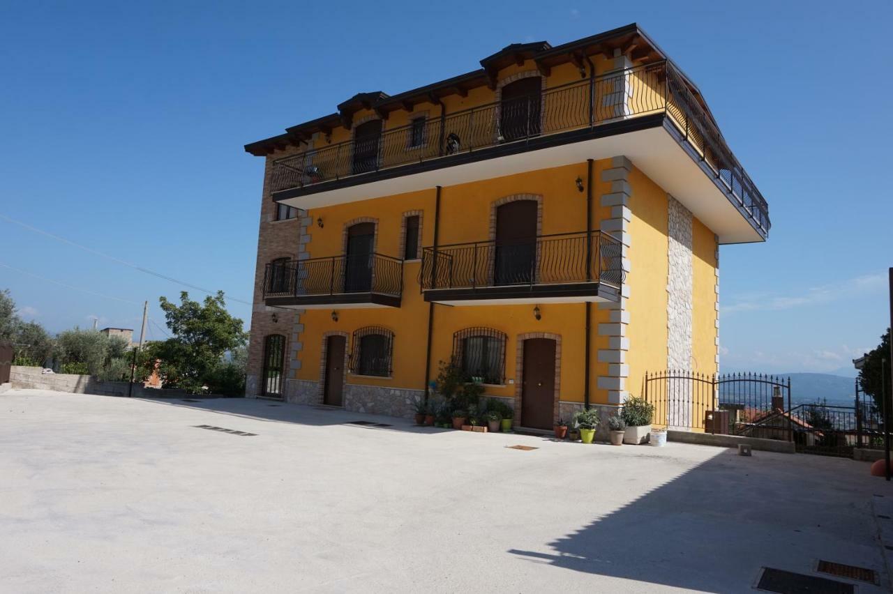 A Casa Di Laura B&B Apartments Campagna Bagian luar foto