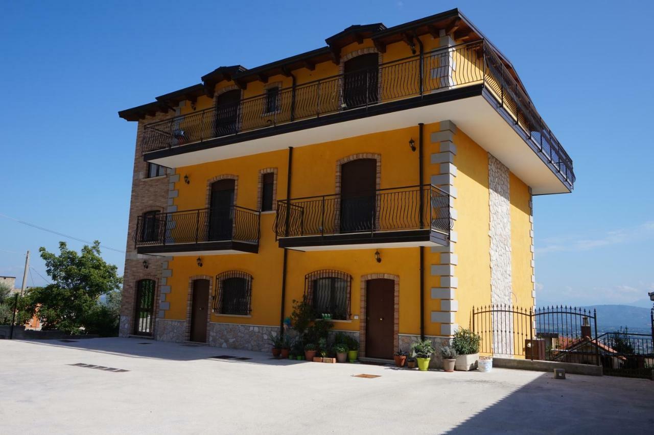A Casa Di Laura B&B Apartments Campagna Bagian luar foto
